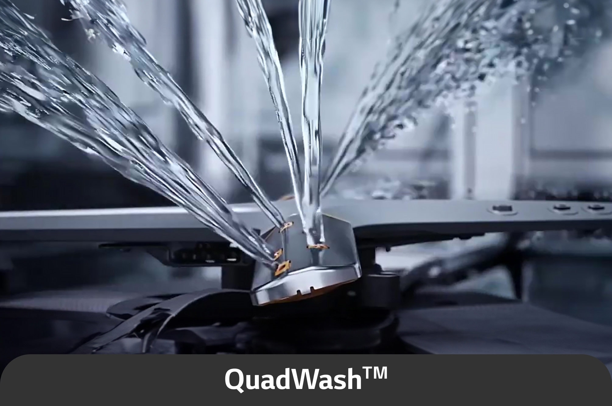 QuadWash™ Freestanding Dishwasher in Prime Silver thumbnail 4
